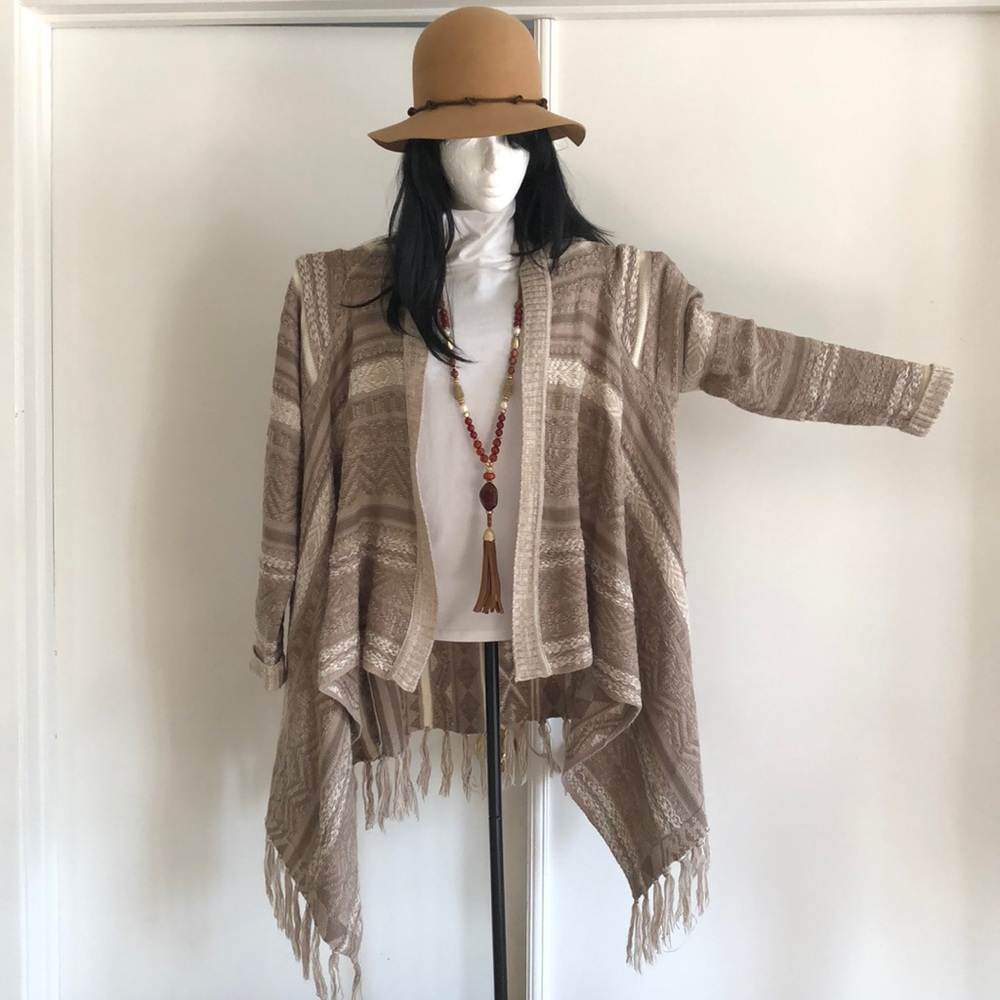 Must Have~Poncho Sweater open long cardigan. Long sleeves Fringe bottom SZ: XL